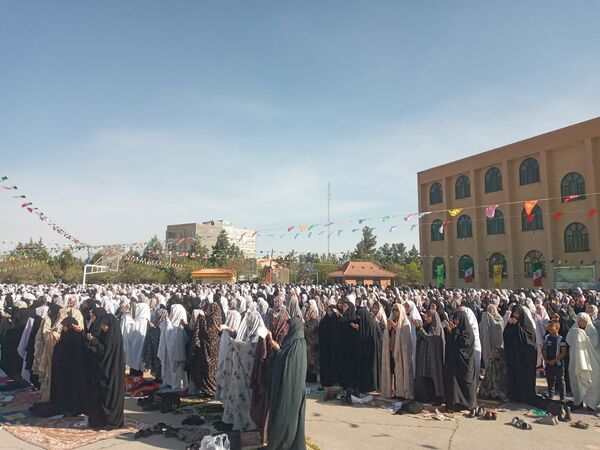 اقامه نماز عید فطر در شهرستان چناران