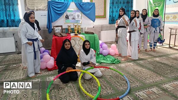 رقابت پرشور دانش آموزان دبیرستان اسحاقیه در المپیاد ورزشی درون مدرسه ای