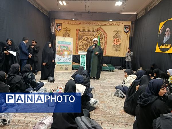 اعزام نخستین گروه از دانش‌آموزان قمی به اردوی راهیان رضوی 