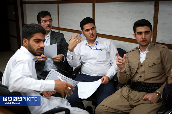 دومین روز نشست کارگروه تدوین سند دوازدهمین دوره مجلس دانش‌آموزی-1