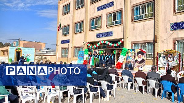 نواختن زنگ انقلاب در دبیرستان نمونه ایمان