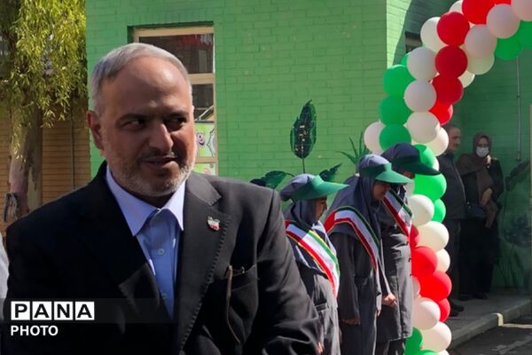 آیین نواختن زنگ جوانه ها در مدرسه شاهد نجمه ناحیه دو شهرری 