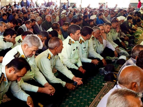 نماز جمعه ای با رنگ خون شهید در کاشمر