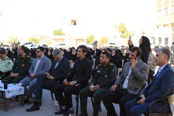 مراسم گرامیداشت هفته دفاع مقدس در هنرستان فاطمه‌الزهرا(س) گچساران
