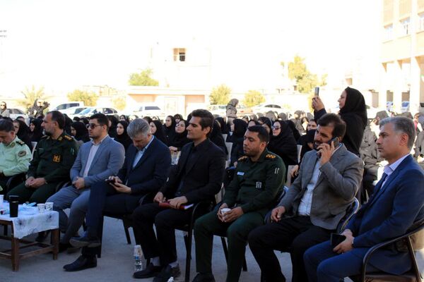 مراسم گرامیداشت هفته دفاع مقدس در هنرستان فاطمه‌الزهرا(س) گچساران