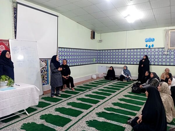 اولین جلسه هدایت تحصیلی برای والدین در دبیرستان صدیقه یک 