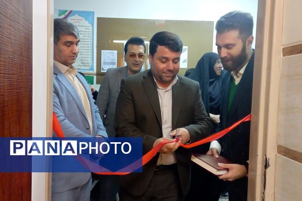 بیعت نوجوانان مدرسهٔ امام خمینی (ره) قرچک با آرمان‌های امام راحل در چهل و هفتمین جشن پیروزی انقلاب 