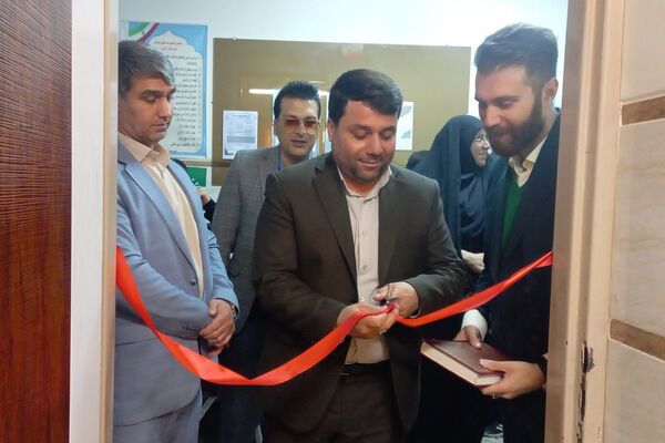 بیعت نوجوانان مدرسهٔ امام خمینی (ره) قرچک با آرمان‌های امام راحل در چهل و هفتمین جشن پیروزی انقلاب 