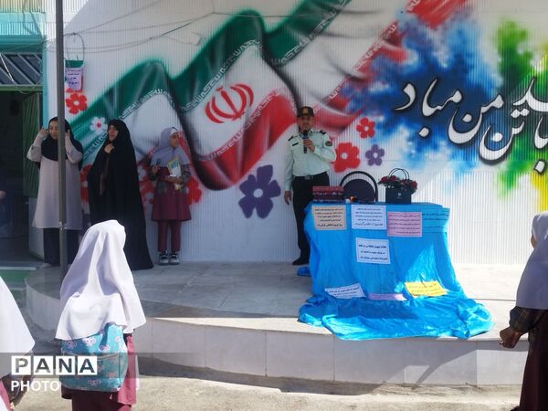 گرامیداشت هفته نیروی انتظامی در دبستان مهران؛ تجلیل از حافظان امنیت و آرامش