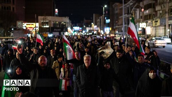 ما به‌صبح ظهور نزدیکیم، این علم بر زمین نمی‌افتد