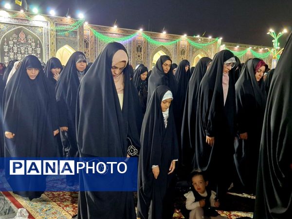 برگزاری نماز آیات در حرم امام رضا (ع) 