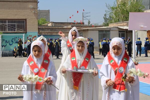 زنگ سپاس معلم در فاروج به صدا در آمد 
