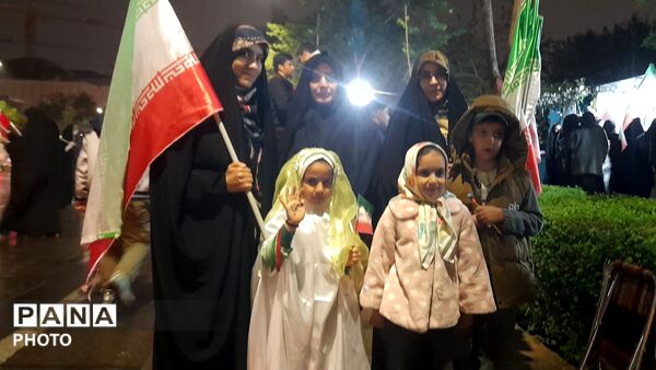 امام رضا(ع) آغوش خود را برای ریحانه ها باز کرد 