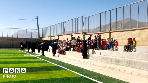 افتتاح چمن مصنوعی به یاد شهدا در کیار