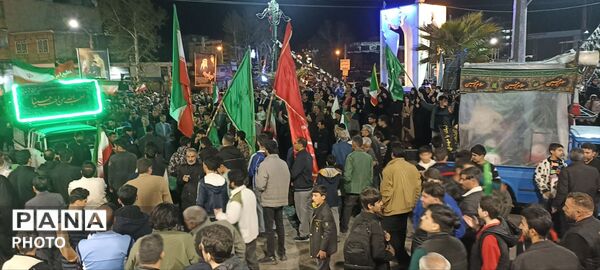 حضور مردم شهرستان کوهدشت در شب چهل و سوم از شهادت رهبر معظم انقلاب 