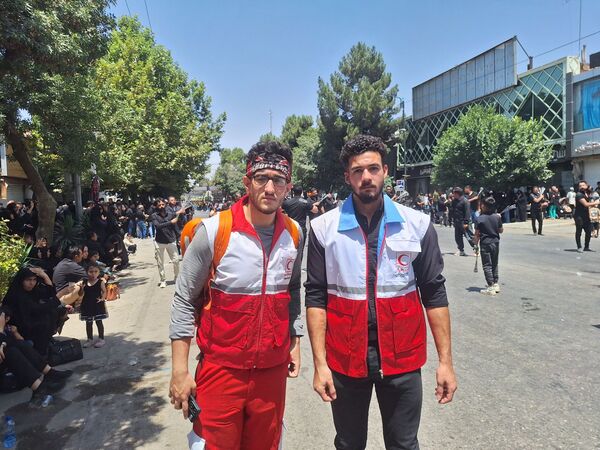 عزاداری ظهر  عاشورا در خیابان‌های شهر نیشابور 
