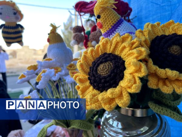 بازارچه دهه فجر در شهرک ینگی امام ساوجبلاغ 