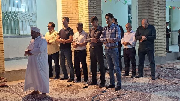 ضیافت افطار دانش‌‌آموزی در پارسیان