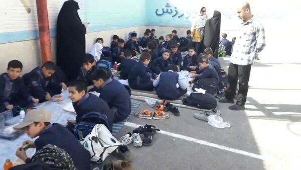 آیین بزرگداشت روز دانش آموز در دبستان سمیه قم