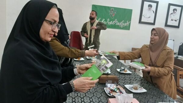 نشست بیان خاطرات و روایات در محمودآباد 