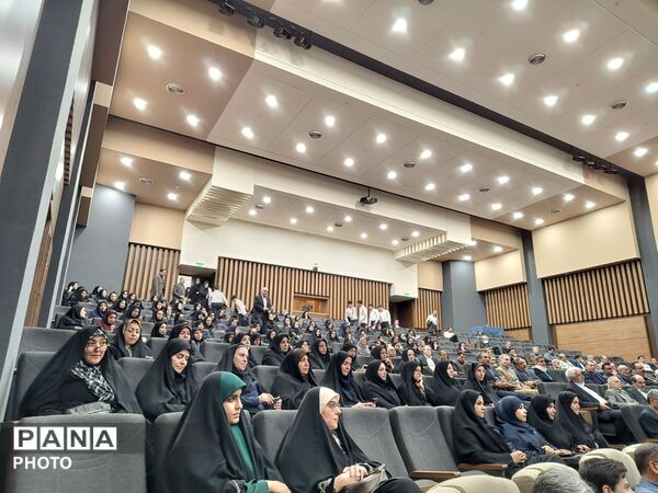 آیین تجلیل از معلمان نمونه آموزش و پرورش ناحیه سه مشهد 