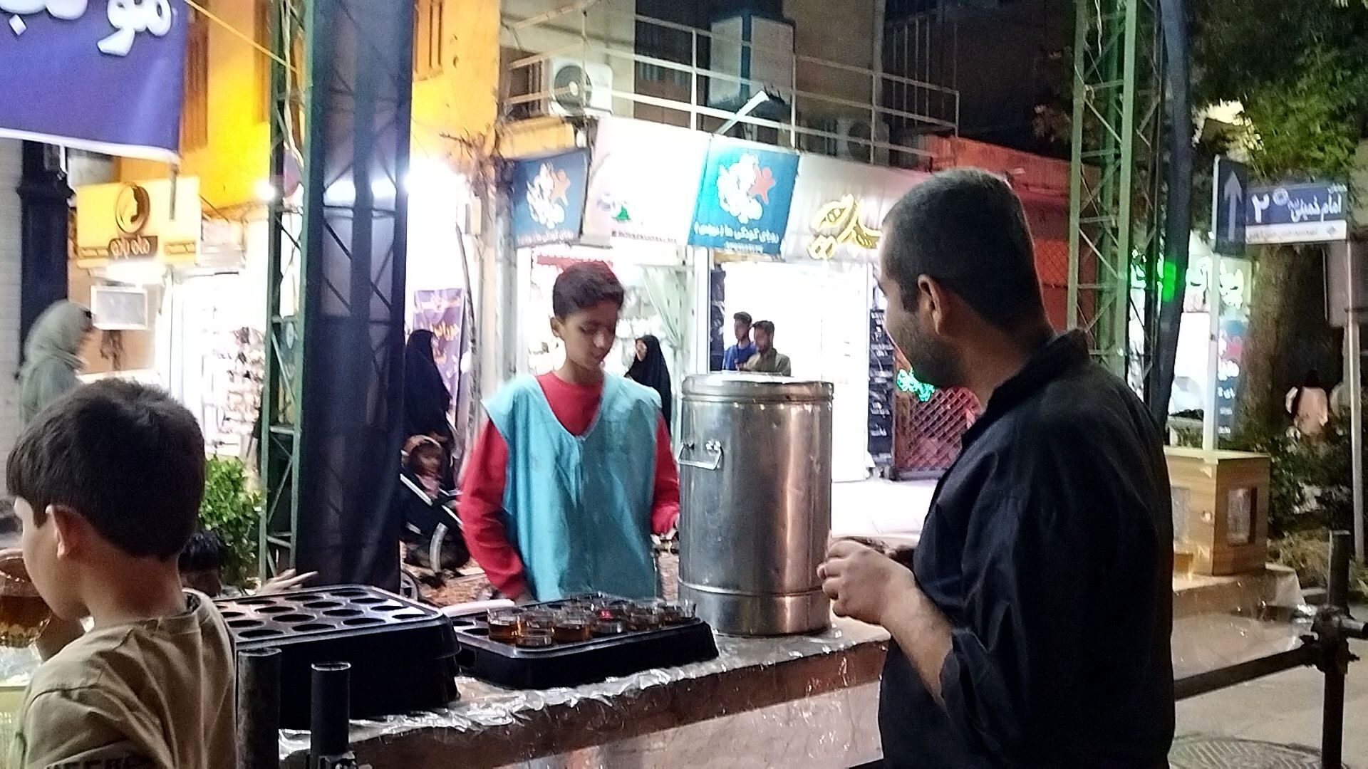 موکب مردمی شهید مصطفی صدر زاده در هشتاد و دومین شب 