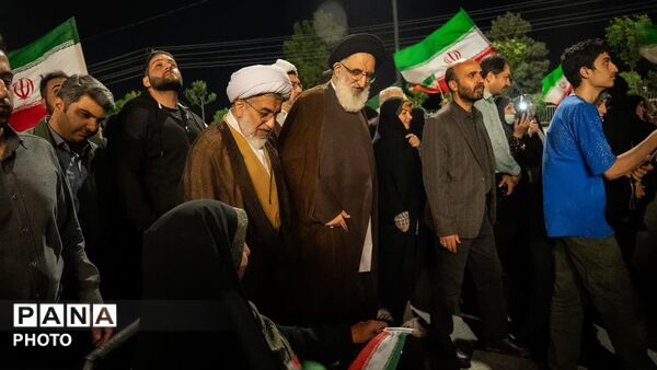 تا پای جان برای ایران می‌ایستیم