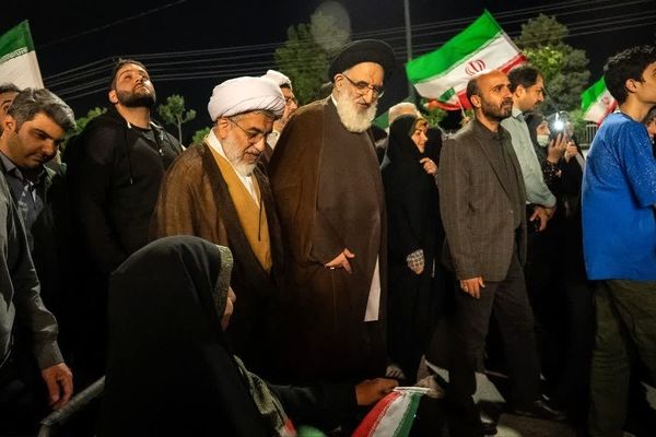 تا پای جان برای ایران می‌ایستیم