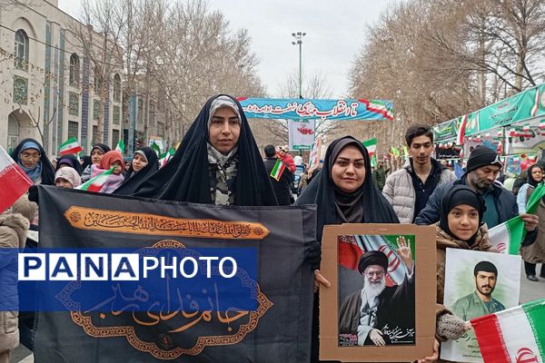 حضور گسترده مردم شهرستان شهید پرور شهرستان شهریار در راهپیمایی ۲۲ بهمن