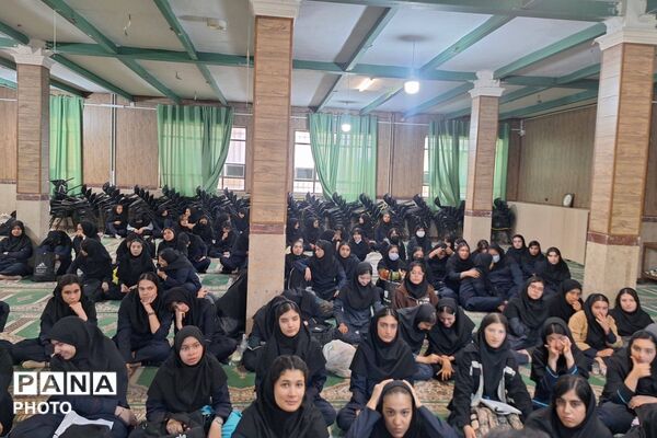 ترویج سبک زندگی سالم در مدرسه آمنه بهارستان با برگزاری هفته بهداشت