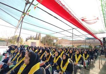 نواختن زنگ مهر و ایثار در مدرسه دکتر جوادی 
