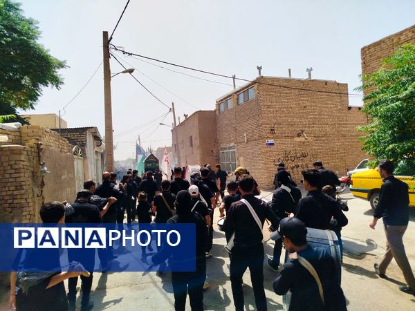 حضور هیات های روستای فدافن در هیئت حسینی در روز عاشورا