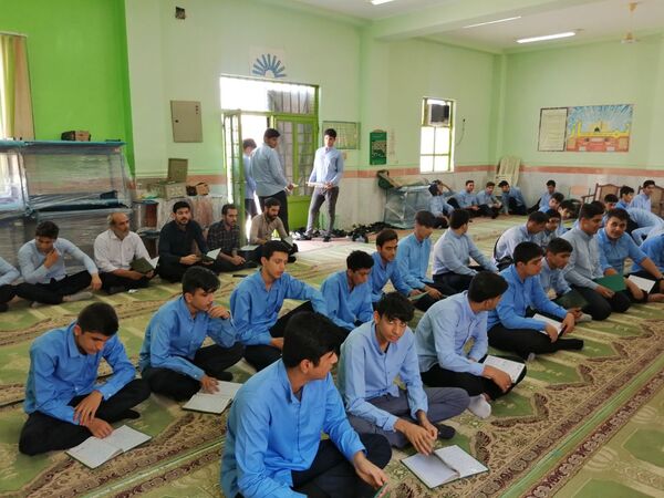  مراسم یادبود سید مقاومت توسط دانش‌آموزان تنگستانی 