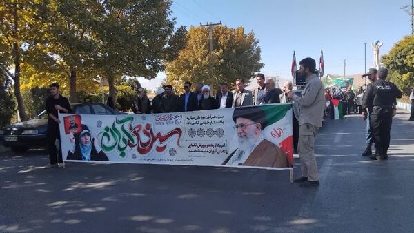 راهپیمایی ۱۳ آبان؛ روز دانش‌آموز 
