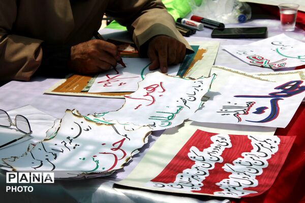 مهمانک در تدارک میزبانی از زائران تشییع رهبر شهید
