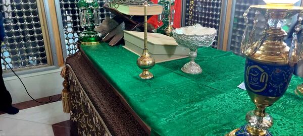 آیین غبارروبی ضریح مطهر حضرت علی‌بن‌امام‌محمدباقر(ع) 
