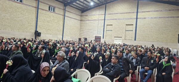 جشن بزرگ دختری من و بابام در دبیرستان شهید جهانی ابرکوه
