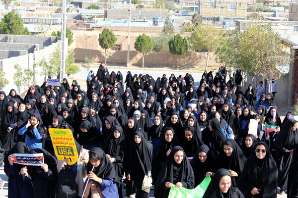 برگزاری راهپیمایی ۱۳ آبان در شهر درق 