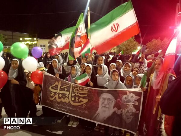 حضور گسترده دانش آموزان خدیجه کبری ابرکوه در گرامیداشت شهدای میناب
