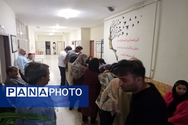 حضور مردم شهر کرمان در دور دوم انتخابات ریاست‌جمهوری