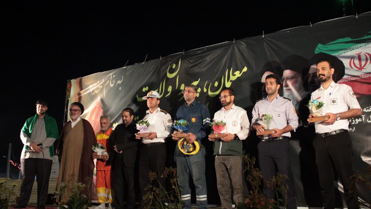 همایش تجدید بیعت معلمان قم با رهبر انقلاب