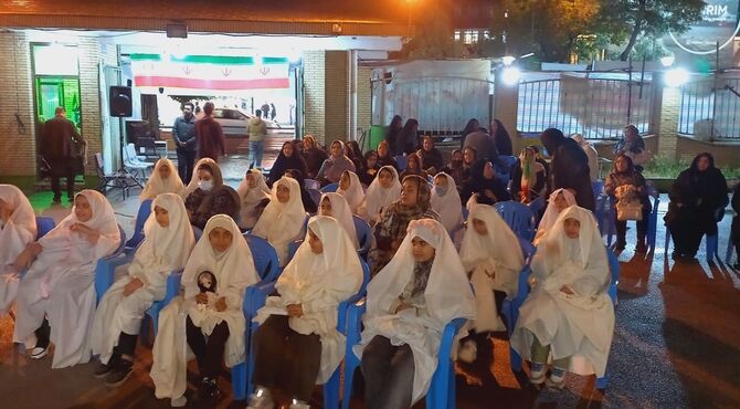 تجمع دانش‌آموزان در موکب شهدای فرهنگی استان اردبیل
