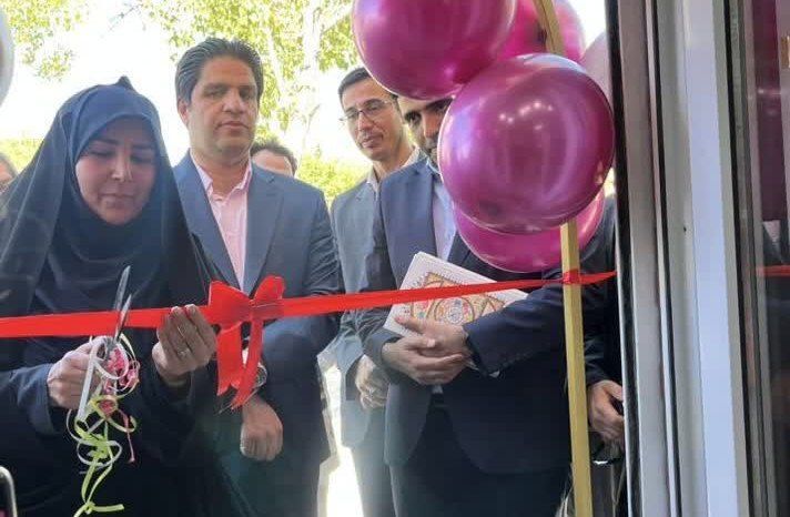 کافه کتاب پارک بانوان قروه با هدف ارتقای نشاط اجتماعی افتتاح شد