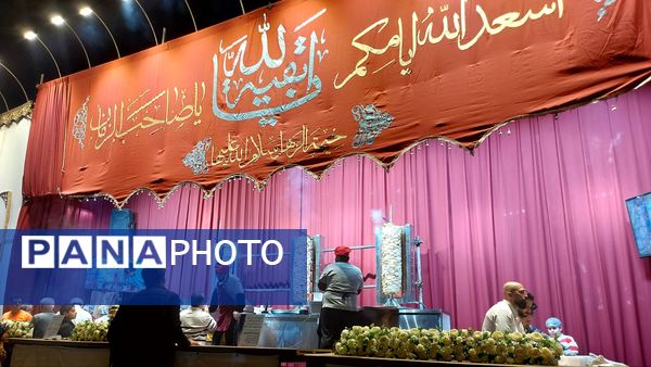 حال و هوای خیابان‌های مشهد در شب نیمه شعبان 