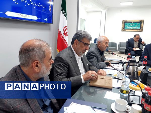 نشست مشترک مجامع خیرین مدرسه ساز خراسان رضوی با رئیس جامعه خیرین مدرسه ساز کشور