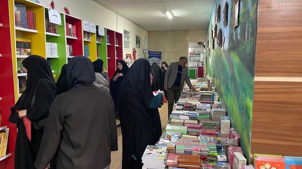 بازدید مدیران مدارس غیردولتی ناحیه ۷ مشهد از نمایشگاه کتاب