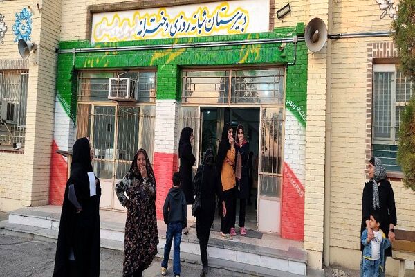  طرح دیدار با معلمان در دبیرستان شهید مجید دهنوی