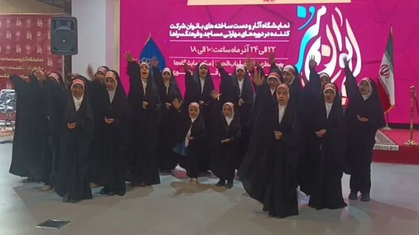 ایوان هنر، گفتگویی بدون کلام از دستان هنرمند بانوان مشهدی است