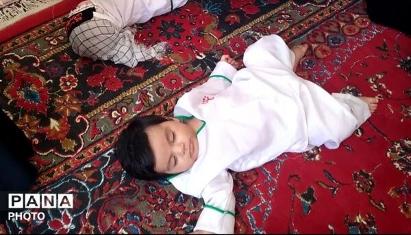 مراسم بزرگ شیر خوارگان حسینی در مسجد امام حسین (ع) روستای دهنو آورزمان