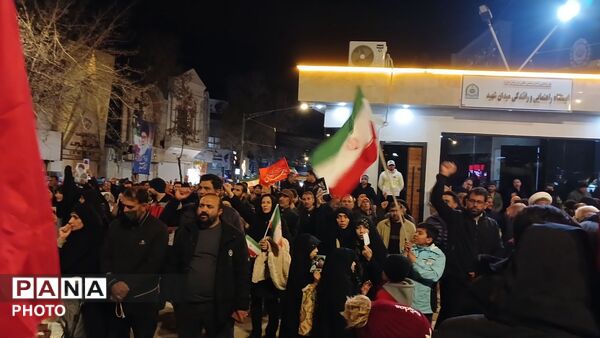 حضور پرشور مردم بجنورد در میدان شهید